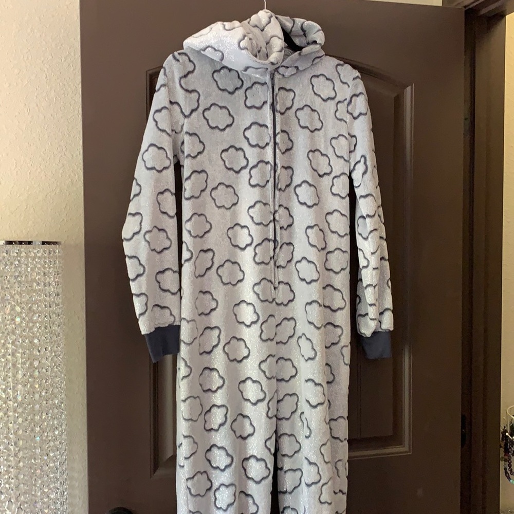 💫CLOSING SALE💫Sparkle cloud onesie pjs
